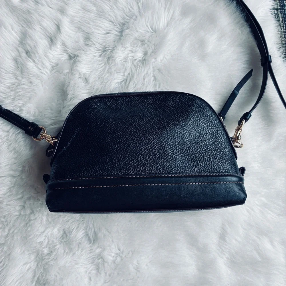 Coach Ivie F37863 Pebbled Leather Camera Crossbody Purse Black Gold Logo Bag